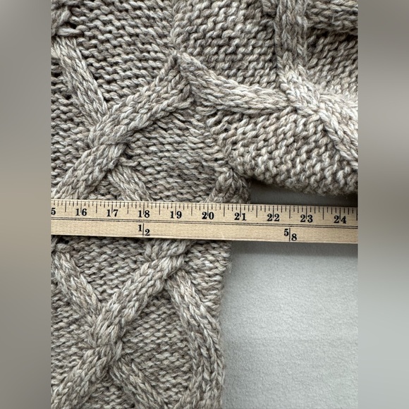 Eddie Bauer Men’s Medium Beige Fisherman Chunky Cable Knit Wool Blend Sweater - Picture 5 of 8
